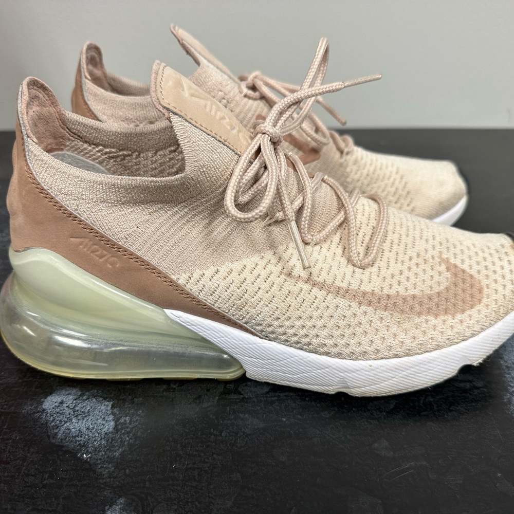 Nike W Air Max 270 Flyknit Sneakers Women’s size 8